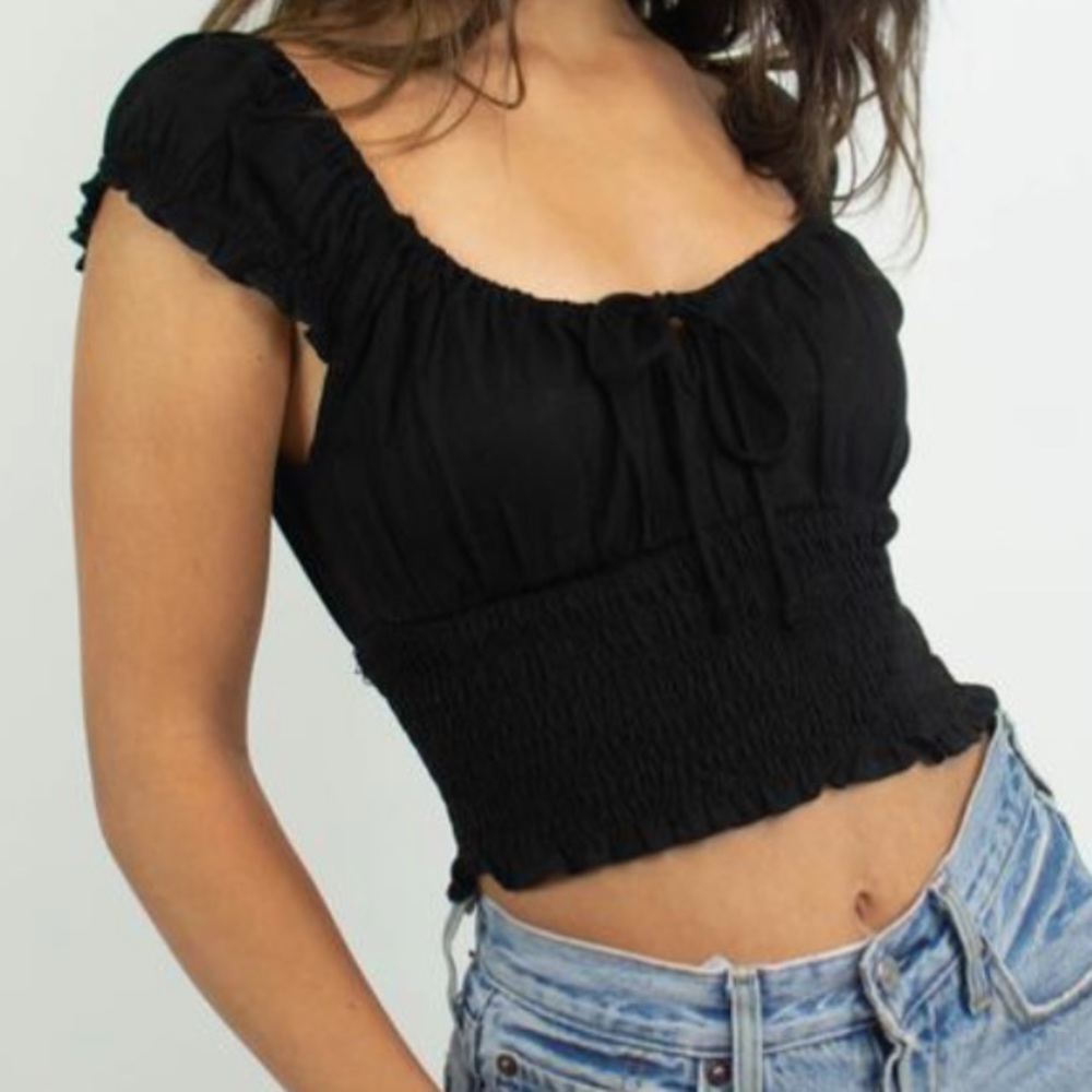 BRAND NEW Black top🖤